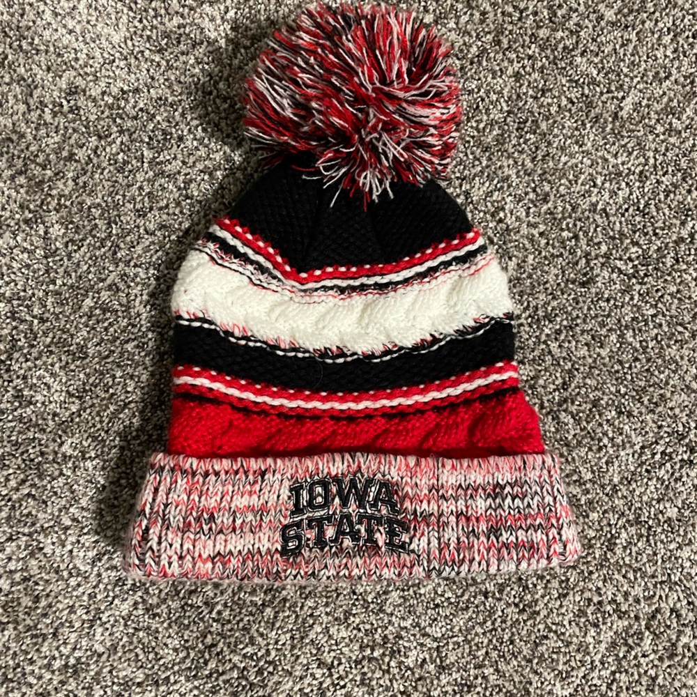 Iowa state beanie w Pom Pom